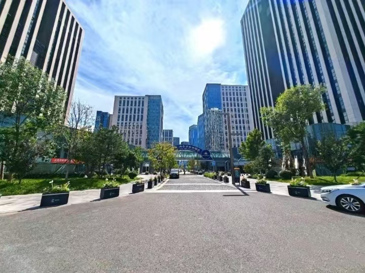 世界侨商中心写字楼出租__业主直租400-087-7868