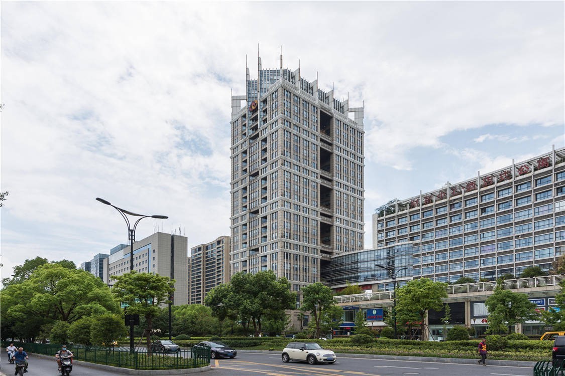 云天财富中心：武林商圈甲级地标，双地铁环抱19座空中花园火热招租