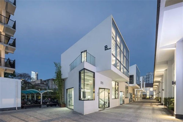 愚园里创意园写字楼出租_长宁镇宁路工业遗存低碳创意园区_业主直租400-087-7868