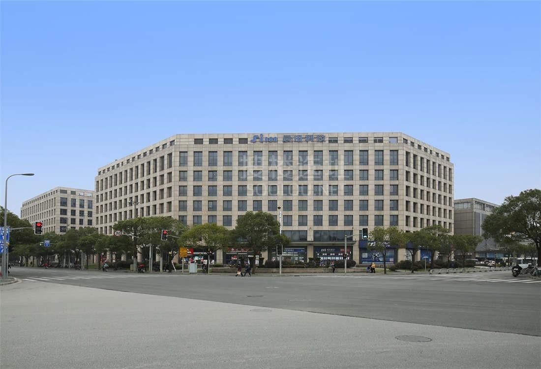 晨讯科技大楼写字楼出租_长宁金钟路LEED金级花园式办公_业主直租400-087-7868