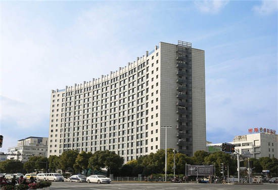 民润大厦写字楼出租：宜山路1388号16层甲级办公，地铁9号线上盖30米