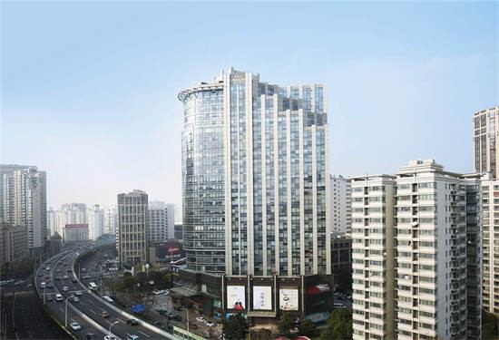 永升大厦写字楼出租：中山西路2025号26层甲级办公，宜山路三轨交汇