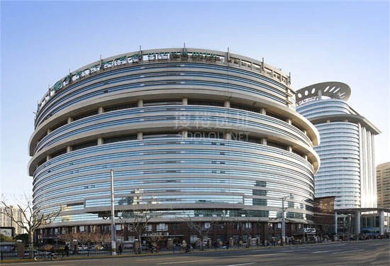 青松城写字楼出租：肇嘉浜路777号地铁肇嘉浜路站64米，四星级酒店综合体