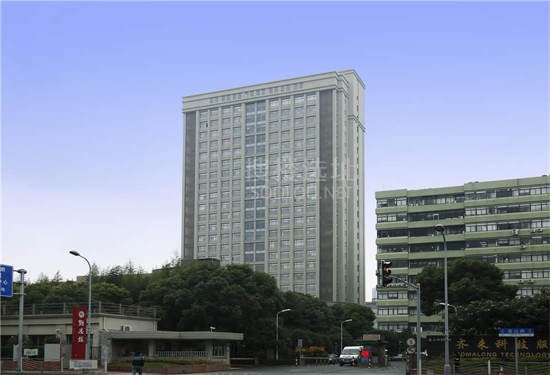 齐来大厦写字楼出租：宜山路889号漕河泾开发区地标，百米高层24层乙级写字楼