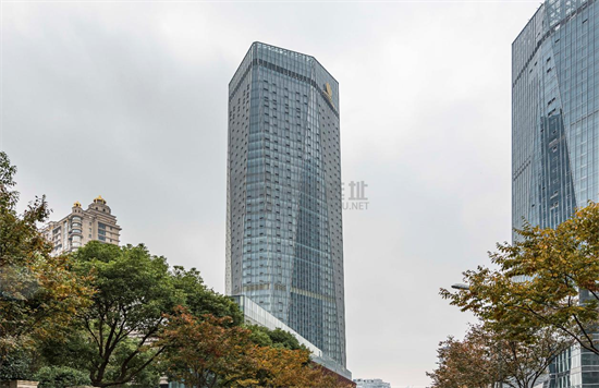 阳光滨江中心写字楼出租：瑞宁路899号徐汇滨江双子塔，LEED金级270度江景