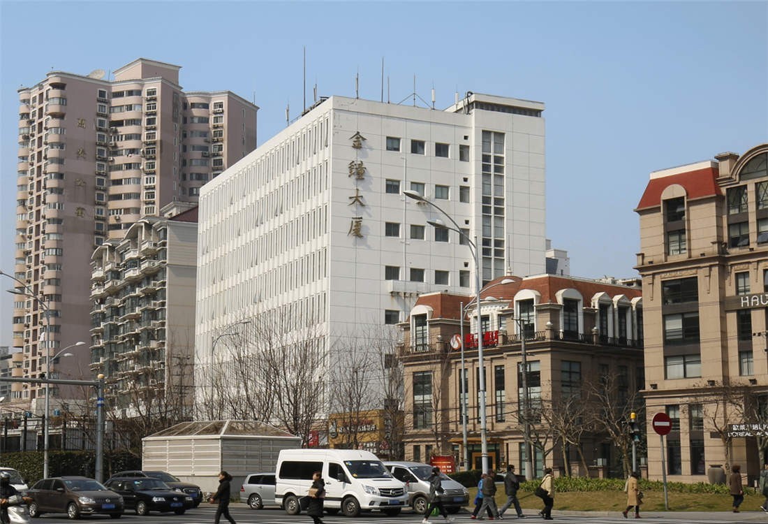 金钟大厦写字楼出租：肇嘉浜路680号涉外乙级写字楼，7号线肇嘉浜路站200米